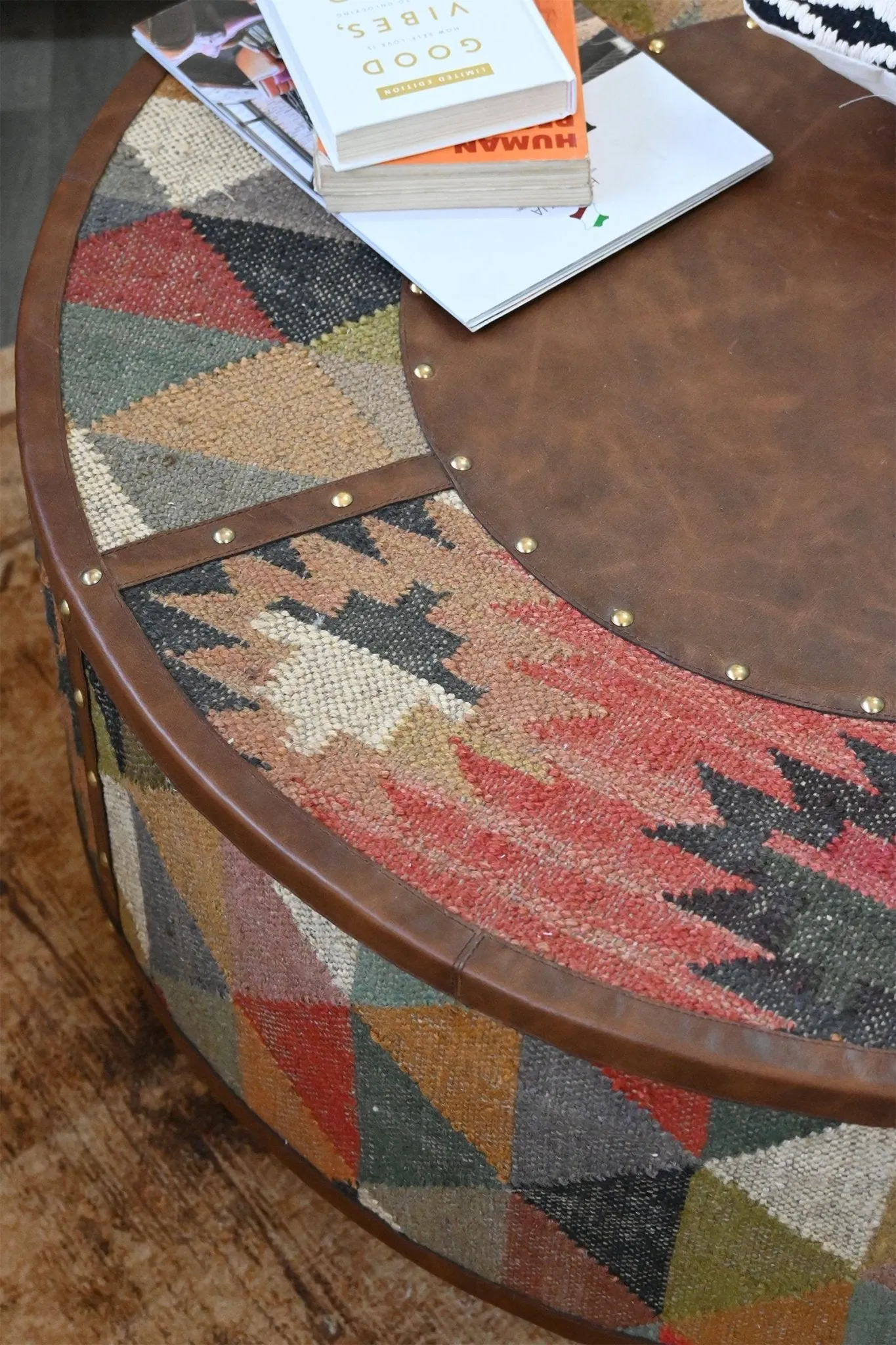 GOROUND COFFEE TABLE - KILIM AND LEATHER