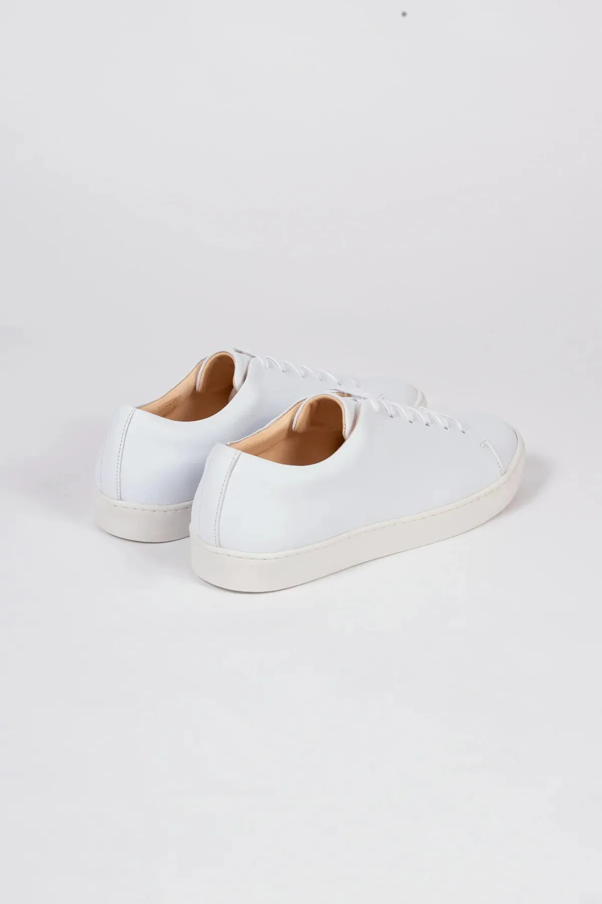 Oak Low in White Leather